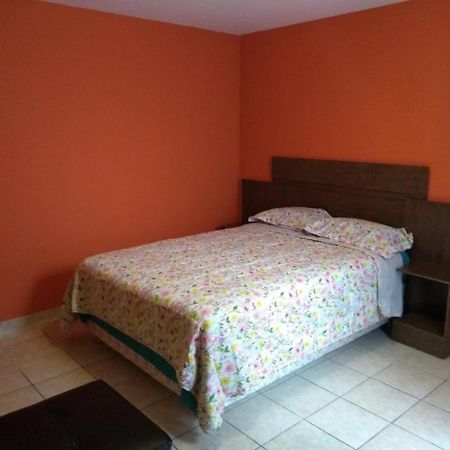 Отель Hostal Las Begonias Арекипа Экстерьер фото