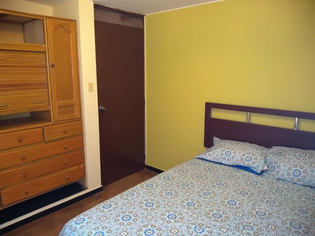 Отель Hostal Las Begonias Арекипа Экстерьер фото