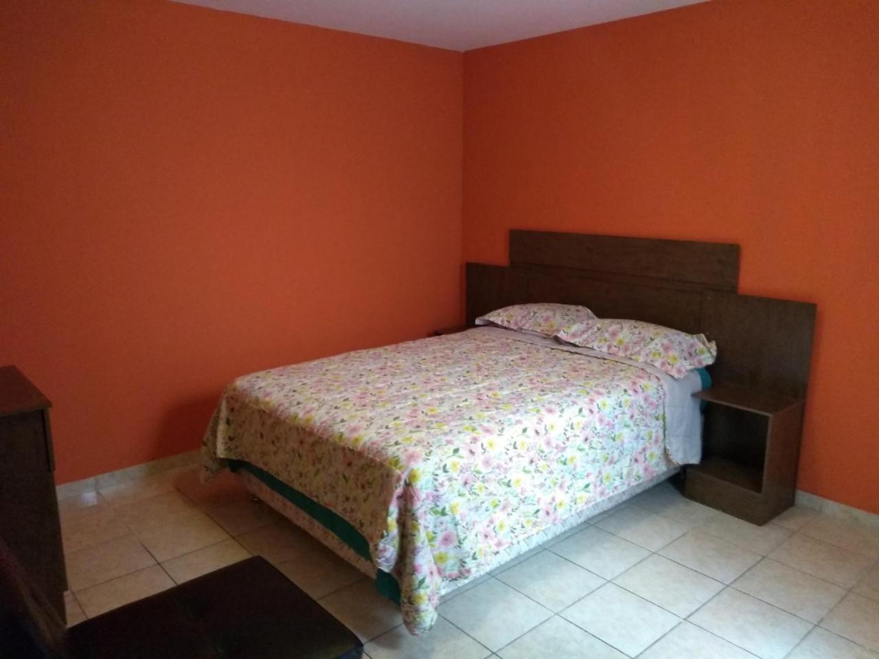 Отель Hostal Las Begonias Арекипа Экстерьер фото