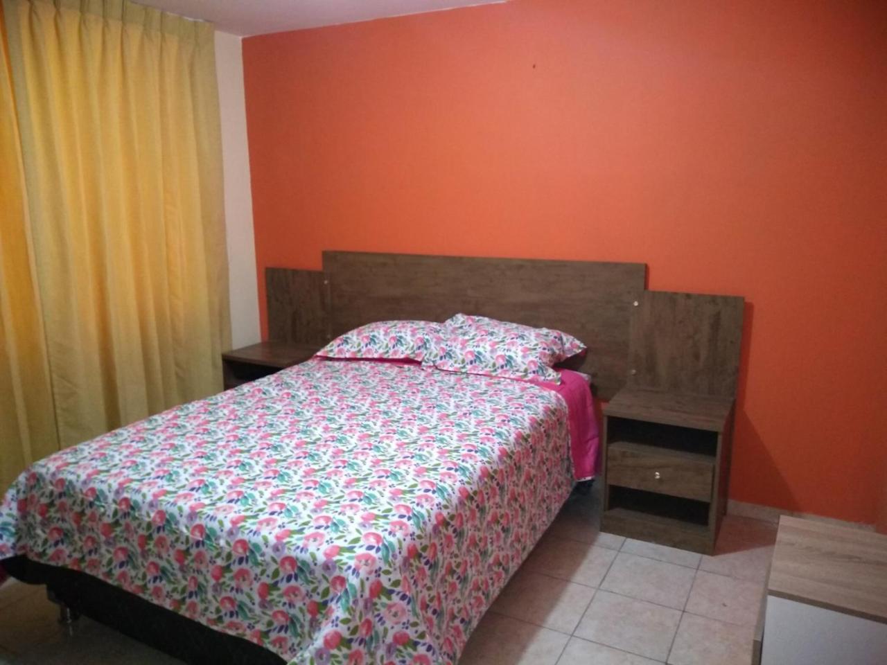 Отель Hostal Las Begonias Арекипа Экстерьер фото